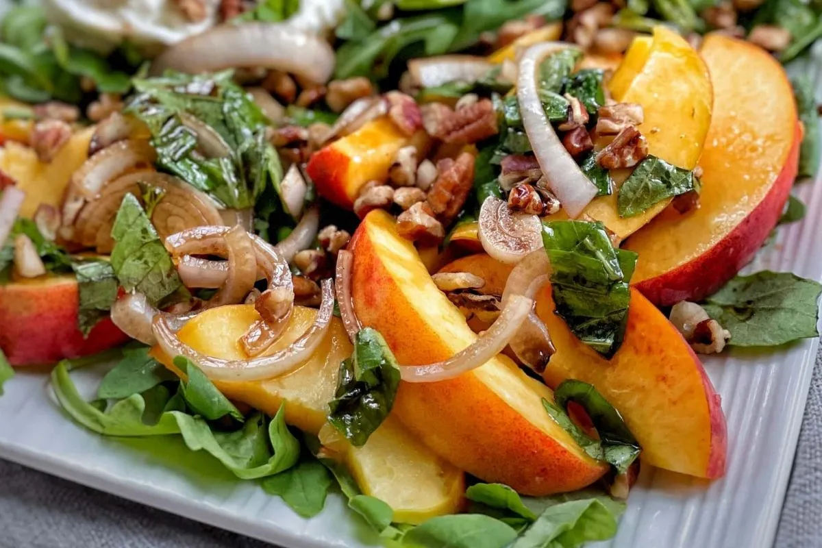 salade peche burrata